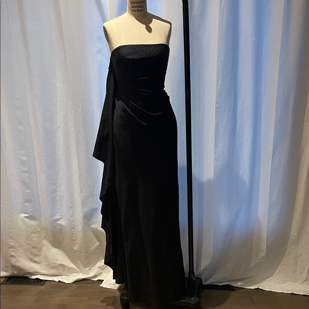 BCBGMaxAzria Elegant Black Strapless Dress